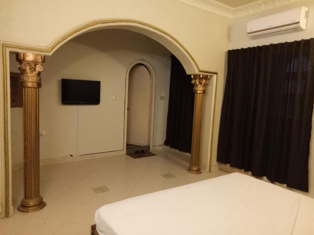 Motel525 Near Agha khan & liaqat National Hospital Image 31